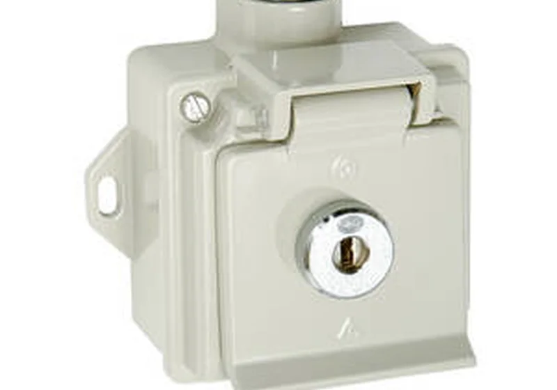 Selcast Schuko 插座，locking 型号 系列产品