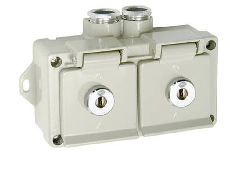Selcast Schuko double 插座，locking 型号 系列产品